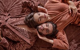 Новая капсула Dessert al caramello: карамельный десерт в интерьерном меню